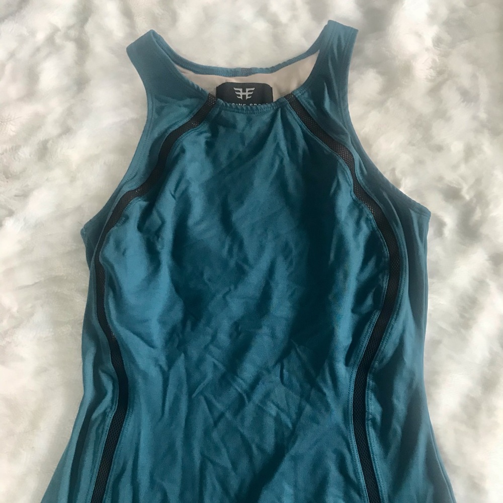 Heroine Sport workout top